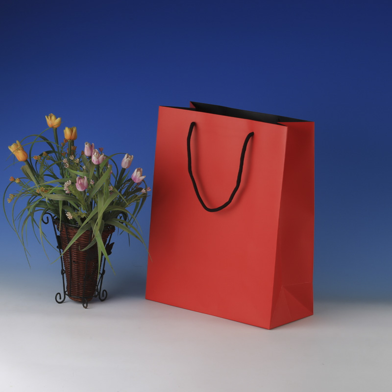 LS6025-Red Matt Med paper Giftbag: Price @US$0.38/MOQ:3,000pcs