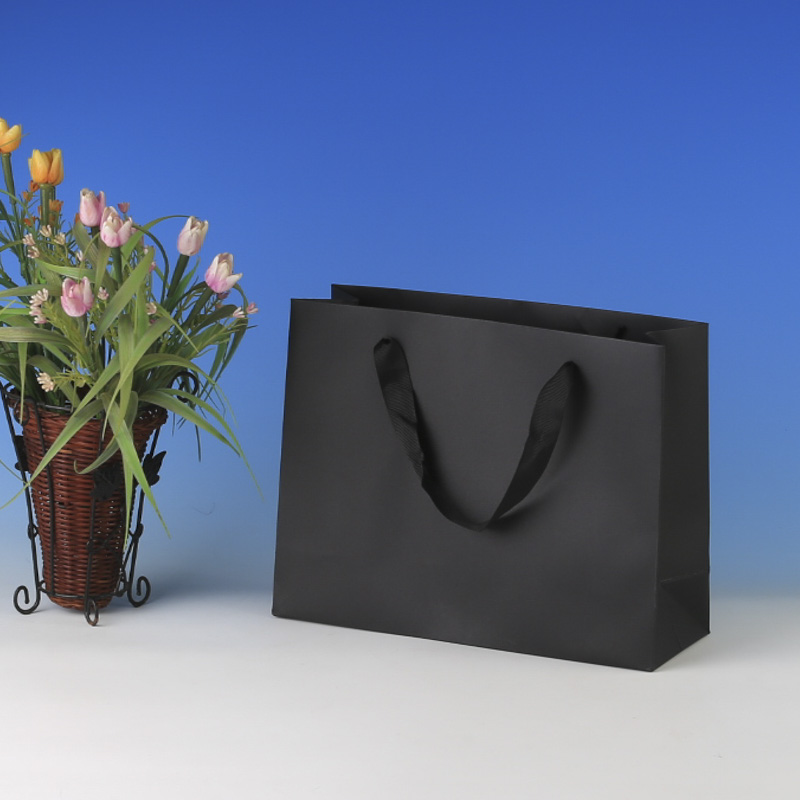 LS6065-Black Fancy Small paper bag:Price @US$0.3/MOQ:3,000pcs