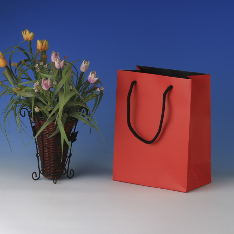 LS6024-Red Matt Small paper Giftbag: Price @US$0.295/MOQ:3,000pcs