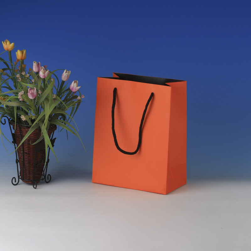 LS6033-Orange Matt Small paper Giftbag: Price @US$0.295/MOQ:3,000pcs